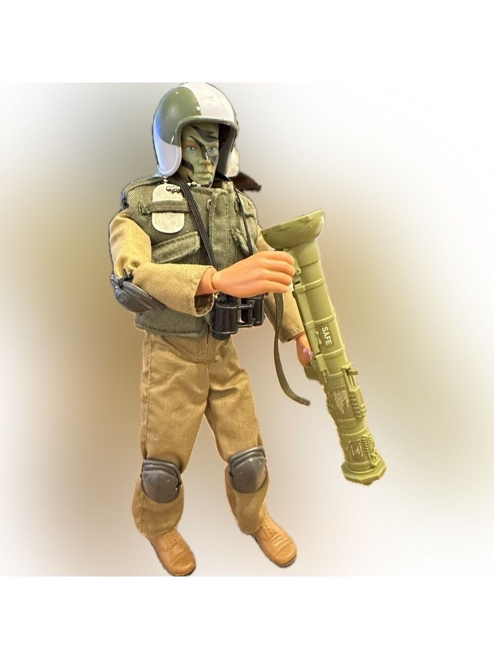 Vintage 1996 G.I. Joe Action Soldier camo painted face, working bazooka launcher
